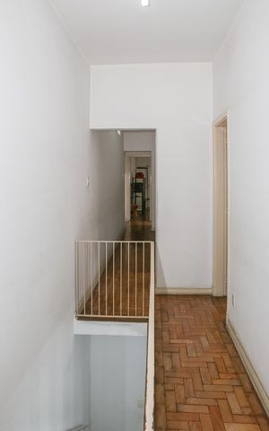 Casa à venda com 150m², 4 quartos e 1 vaga Casa à venda com 150m², 4 quartos e 1 vagaCorredor superior