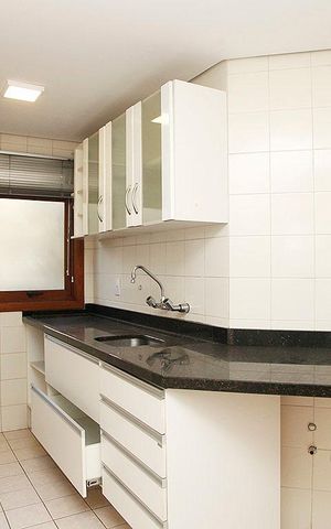 Apartamento para alugar com 158m², 3 quartos e 2 vagasCozinha