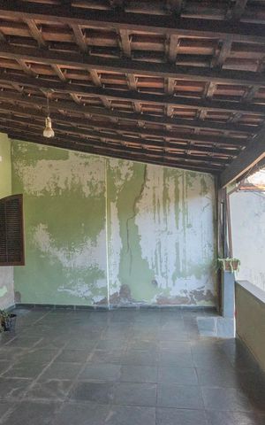 Casa à venda com 320m², 2 quartos e 8 vagas Casa à venda com 320m², 2 quartos e 8 vagasVaranda