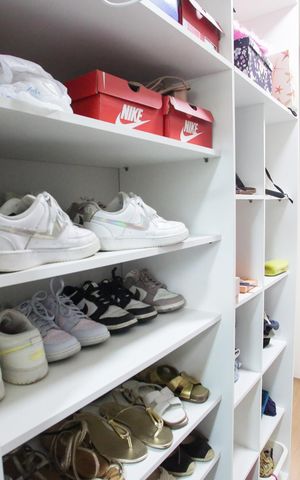 Casa de condomínio à venda com 400m², 4 quartos e 6 vagasCloset da Suíte 2
