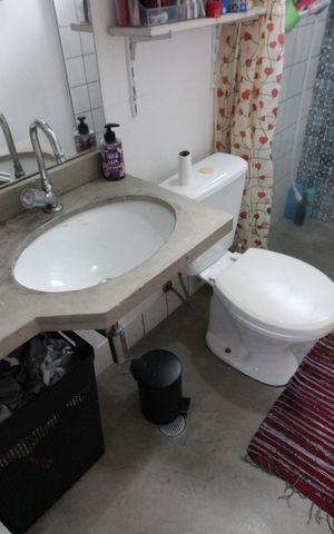 Casa à venda com 200m², 3 quartos e 2 vagasBanheiro 2