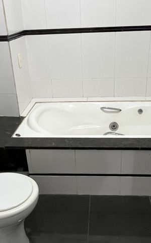 Apartamento para alugar com 173m², 3 quartos e sem vagaBanheiro da Suíte
