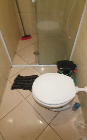 Casa à venda com 115m², 3 quartos e sem vagaBanheiro social