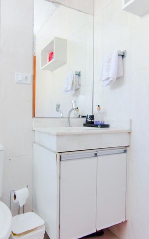 Casa de condomínio para alugar com 127m², 3 quartos e 3 vagasBanheiro social