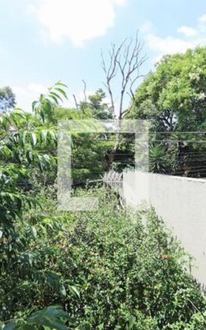 Casa à venda com 270m², 4 quartos e 1 vaga Casa à venda com 270m², 4 quartos e 1 vagaCasa 1 - Vista