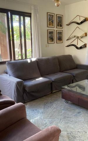 Casa para alugar com 390m², 5 quartos e 3 vagas Casa para alugar com 390m², 5 quartos e 3 vagasSala