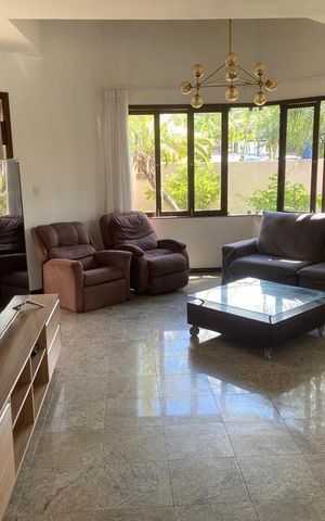 Casa para alugar com 390m², 5 quartos e 3 vagas Casa para alugar com 390m², 5 quartos e 3 vagasSala