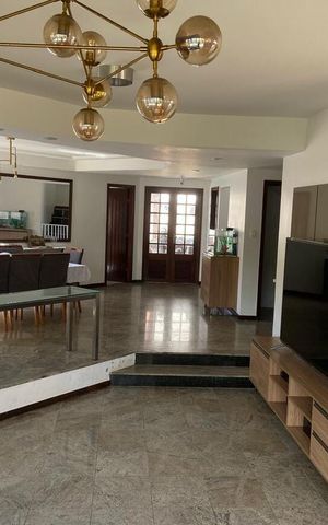 Casa para alugar com 390m², 5 quartos e 3 vagas Casa para alugar com 390m², 5 quartos e 3 vagasSala