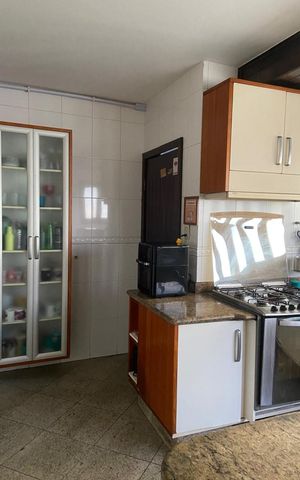 Casa para alugar com 390m², 5 quartos e 3 vagas Casa para alugar com 390m², 5 quartos e 3 vagasCozinha