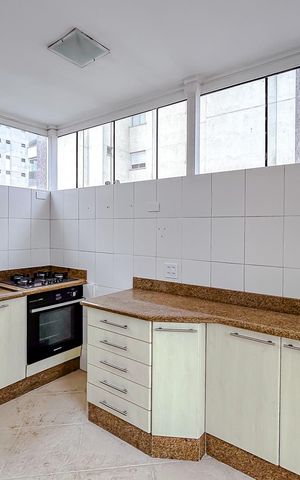 Apartamento à venda com 180m², 4 quartos e 3 vagasCozinha
