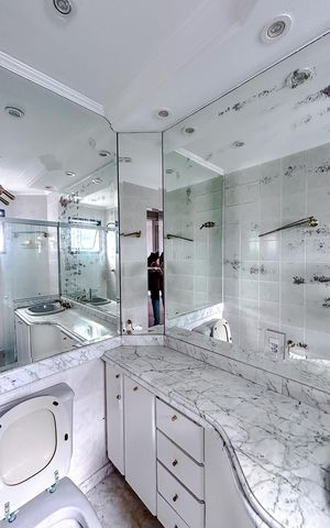Apartamento à venda com 180m², 4 quartos e 3 vagasBanheiro da Suíte