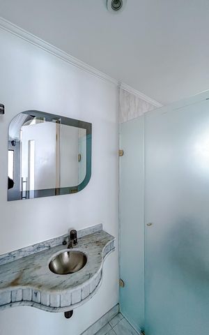 Apartamento à venda com 180m², 4 quartos e 3 vagasBanheiro 2