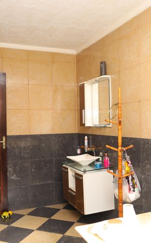Casa à venda com 150m², 3 quartos e 2 vagasBanheiro 1 - Suíte