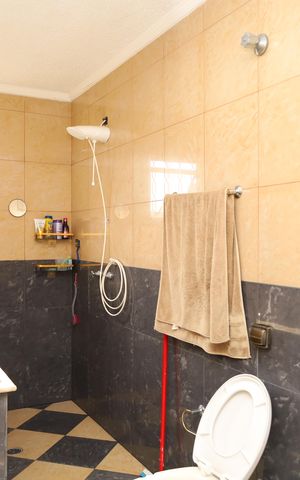 Casa à venda com 150m², 3 quartos e 2 vagasBanheiro 1 - Suíte