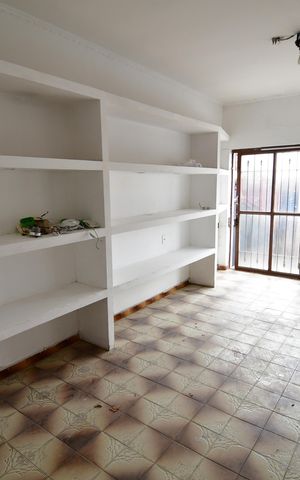 Casa à venda com 190m², 3 quartos e 3 vagasSala
