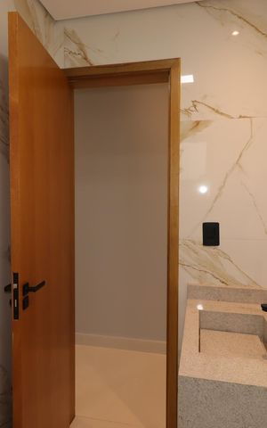 Casa à venda com 125m², 3 quartos e 2 vagasBanheiro Social