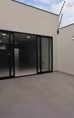Casa à venda com 125m², 3 quartos e 2 vagasGaragem