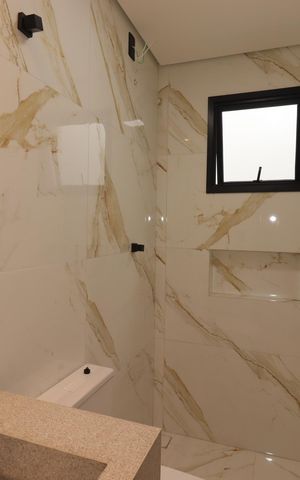 Casa à venda com 125m², 3 quartos e 2 vagasBanheiro Social