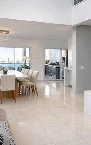 Casa à venda com 306m², 4 quartos e 4 vagas