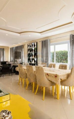 Casa à venda com 433m², 4 quartos e 4 vagas