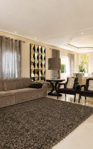 Casa à venda com 433m², 4 quartos e 4 vagas