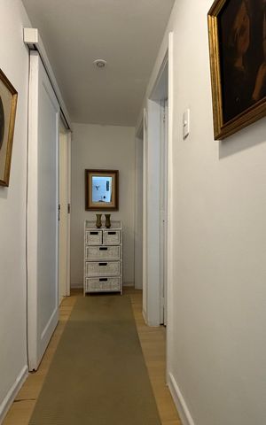 Apartamento para alugar com 71m², 2 quartos e sem vaga Apartamento para alugar com 71m², 2 quartos e sem vagaCorredor de acesso aos cômodos
