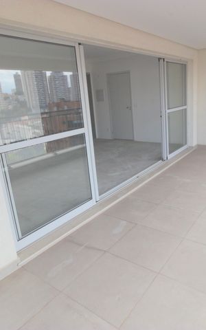 Apartamento à venda com 116m², 3 quartos e 3 vagas Apartamento à venda com 116m², 3 quartos e 3 vagasVaranda
