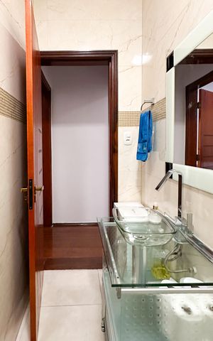 Casa à venda com 200m², 3 quartos e 8 vagasBanheiro Social