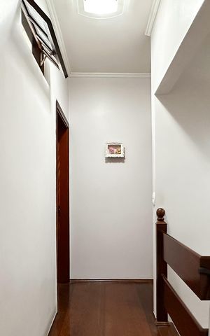 Casa à venda com 200m², 3 quartos e 8 vagasAcesso aos Quartos
