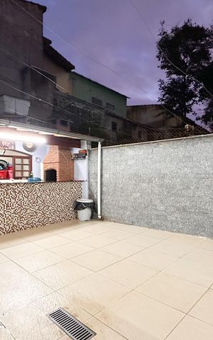 Casa à venda com 200m², 3 quartos e 8 vagasQuintal