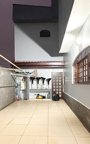 Casa à venda com 200m², 3 quartos e 8 vagasQuintal