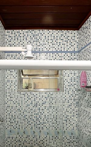 Casa à venda com 200m², 3 quartos e 8 vagasBanheiro de serviço