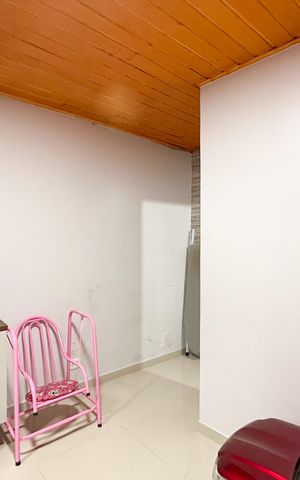 Casa à venda com 200m², 3 quartos e 8 vagasQuarto de Serviço
