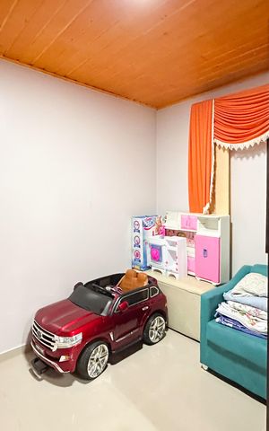 Casa à venda com 200m², 3 quartos e 8 vagasQuarto de Serviço