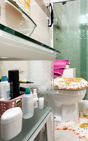 Casa à venda com 200m², 3 quartos e 8 vagasBanheiro da Suíte 2