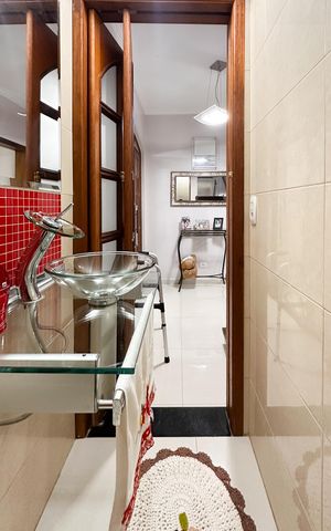 Casa à venda com 200m², 3 quartos e 8 vagasLavabo