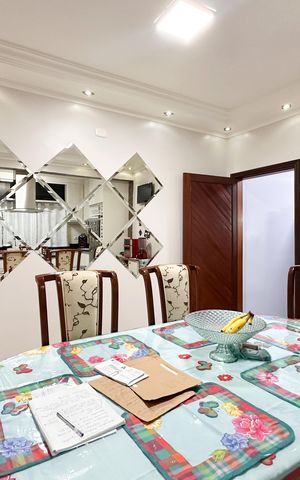 Casa à venda com 200m², 3 quartos e 8 vagasCopa