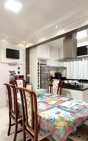 Casa à venda com 200m², 3 quartos e 8 vagasCopa