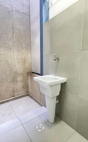 Studio para alugar com 30m², 1 quarto e sem vaga Studio para alugar com 30m², 1 quarto e sem vagaÁrea de Serviço