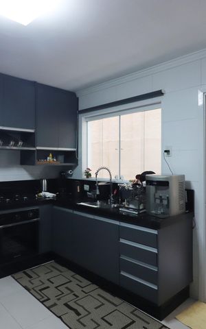 Casa à venda com 450m², 4 quartos e 2 vagasCozinha 