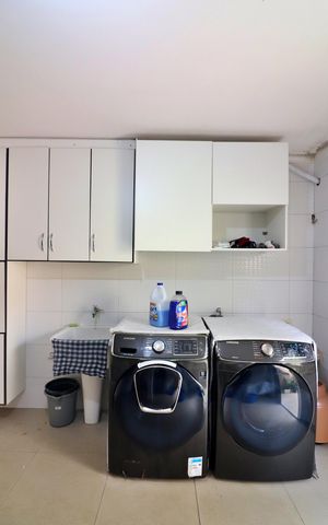 Casa à venda com 450m², 4 quartos e 2 vagasÁrea de Serviço