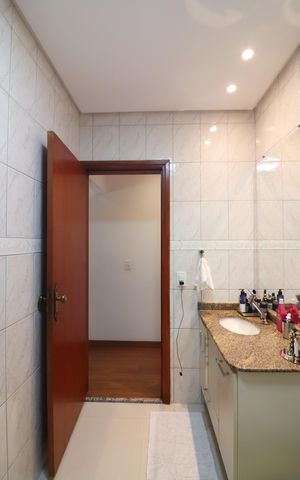 Casa à venda com 450m², 4 quartos e 2 vagasBanheiro Social