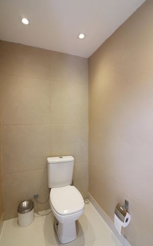Casa à venda com 450m², 4 quartos e 2 vagasLavabo