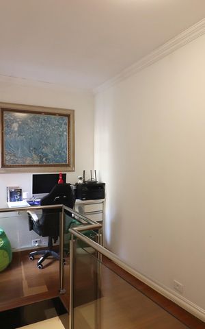 Casa à venda com 450m², 4 quartos e 2 vagasEscritório