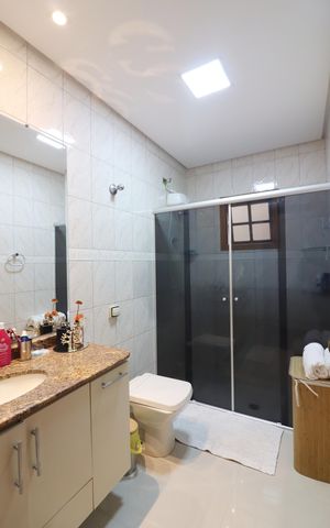 Casa à venda com 450m², 4 quartos e 2 vagasBanheiro Social