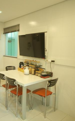 Casa para alugar com 249m², 4 quartos e 4 vagasCozinha 