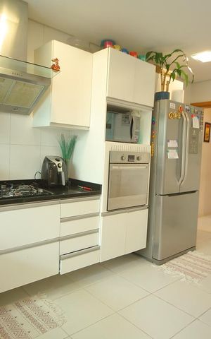 Casa para alugar com 249m², 4 quartos e 4 vagasCozinha 