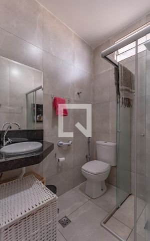 Casa à venda com 87m², 2 quartos e 1 vaga Casa à venda com 87m², 2 quartos e 1 vagaBanheiro