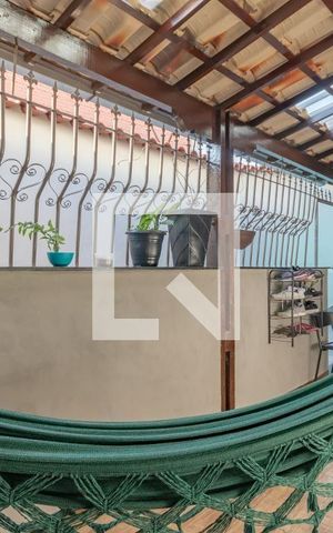 Casa à venda com 87m², 2 quartos e 1 vaga Casa à venda com 87m², 2 quartos e 1 vagaVaranda