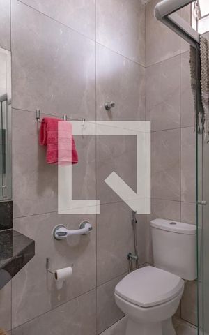 Casa à venda com 87m², 2 quartos e 1 vaga Casa à venda com 87m², 2 quartos e 1 vagaBanheiro